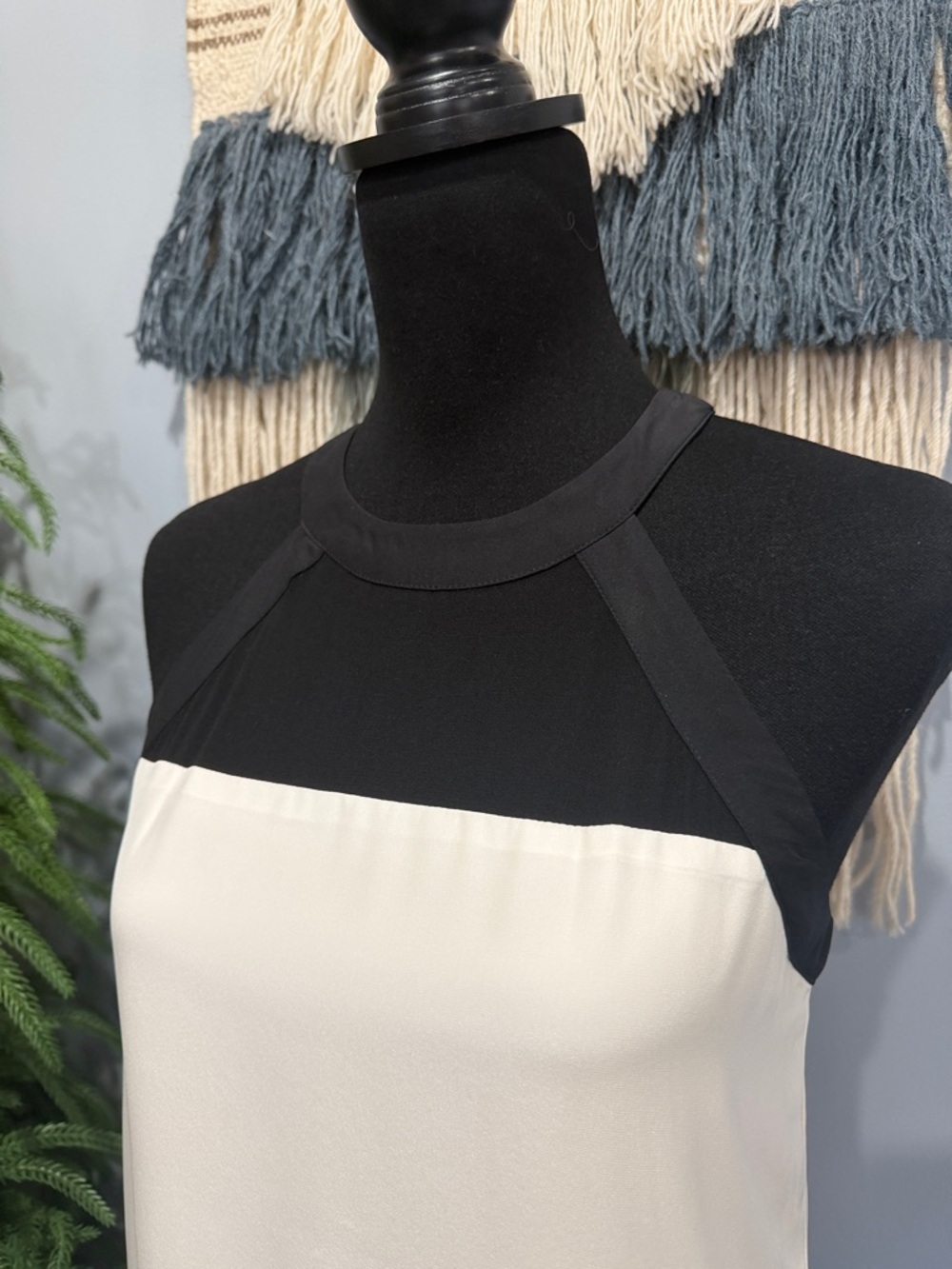 Parker Silk Halter Top Black Cream Colorblock NWT Small Chic Minimalist Blouse - Picture 4 of 15